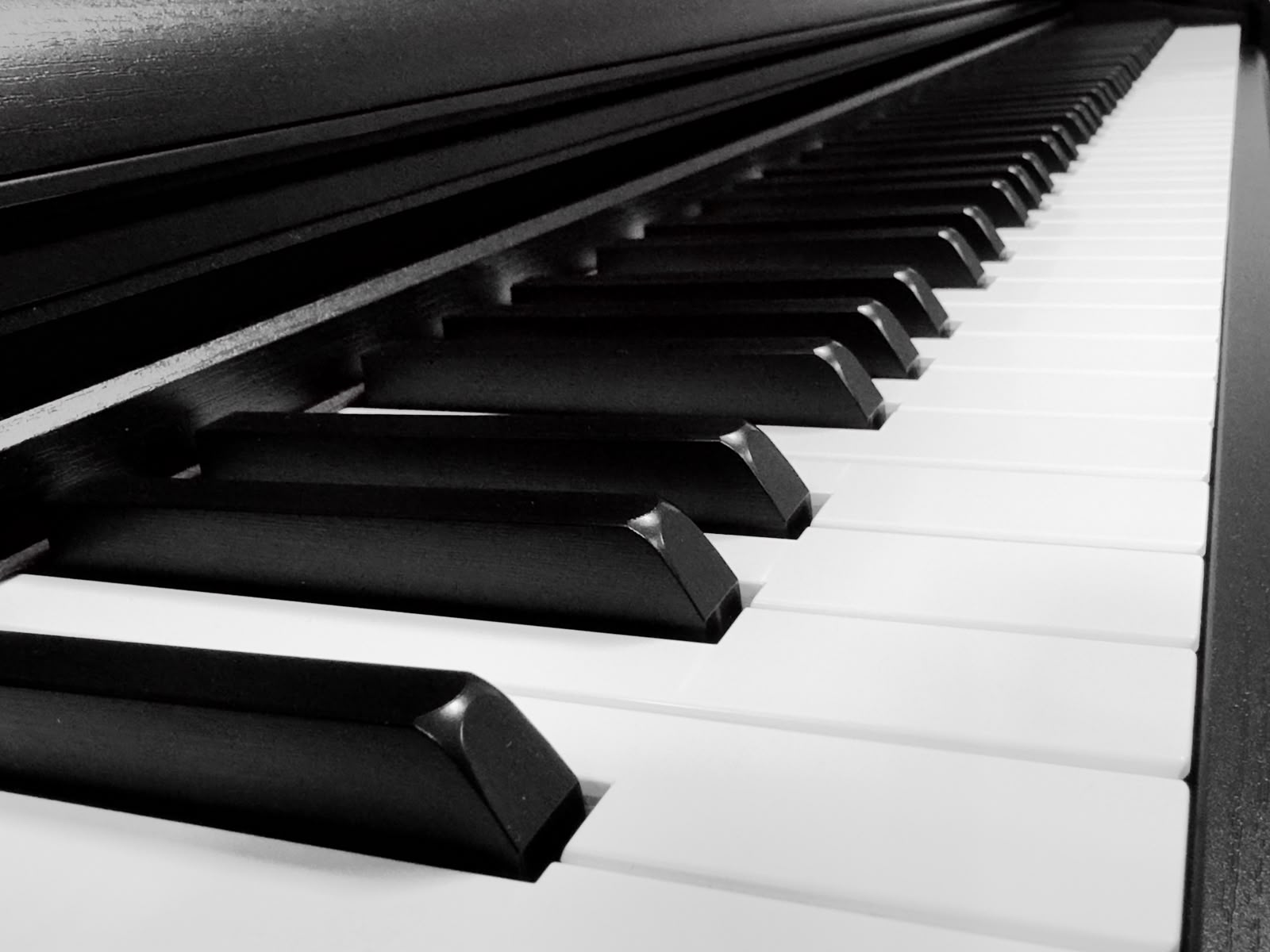 foto piano teclado horizontal